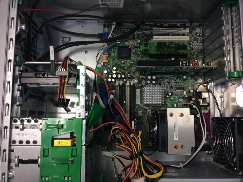 業務用サーバー（HP XW4400workstation RedHutLinux)の故障修理・延命実績の画像6