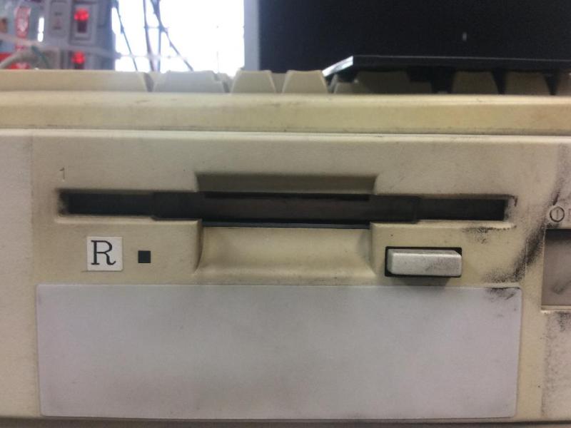 フライス盤操作用のパソコン（EPSON PC-486SE1KL MS-DOS）の故障修理・延命実績の画像3