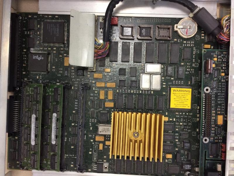 分析装置制御用パソコン(HP IndustrialWorkStation,series700i,A2261A,Linux)の修理・延命実績の画像3
