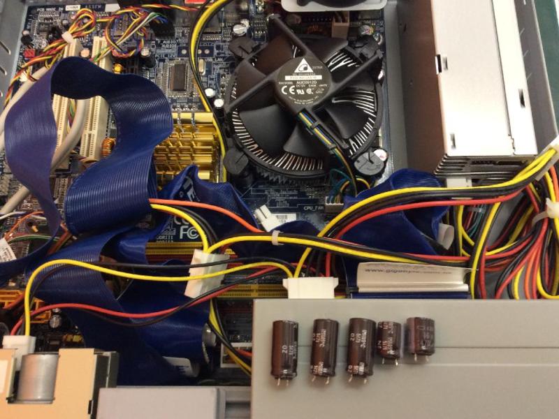 Windows XP搭載 評価装置制御用PCの電源不良・マザーボード液漏れ修理の画像4