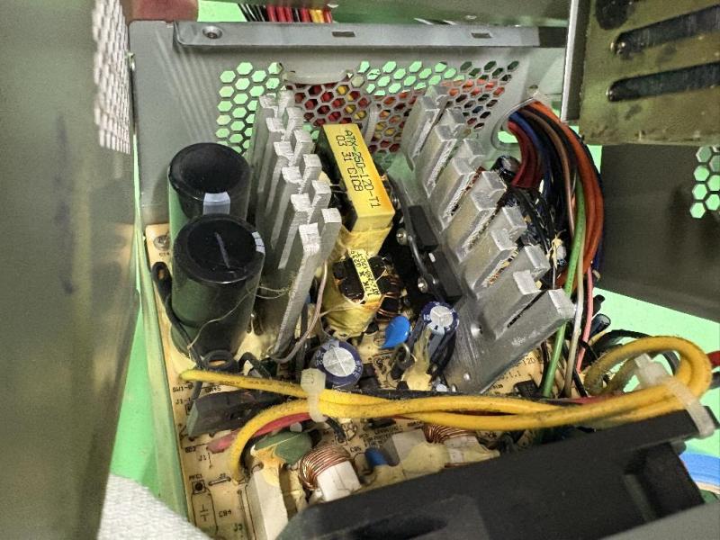 DELL Optiplex GX270 起動時Fan failureをファン交換で解決の画像4