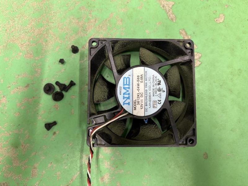 DELL Optiplex GX270 起動時Fan failureをファン交換で解決の画像6